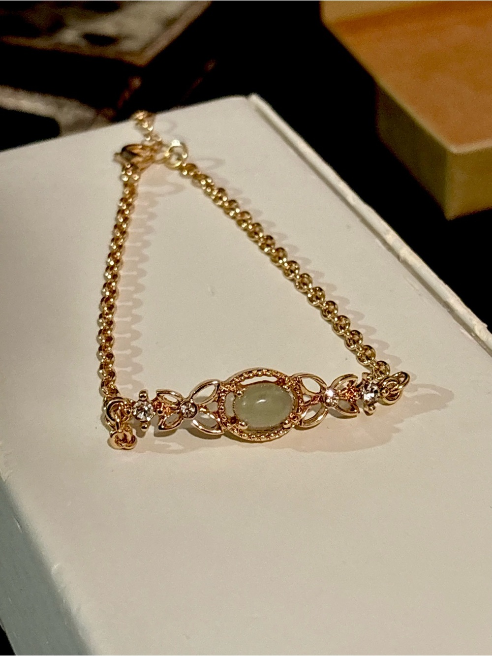 Gold-Tone Bracelet Cute & Delicate & Pretty w/ Light Green Stone